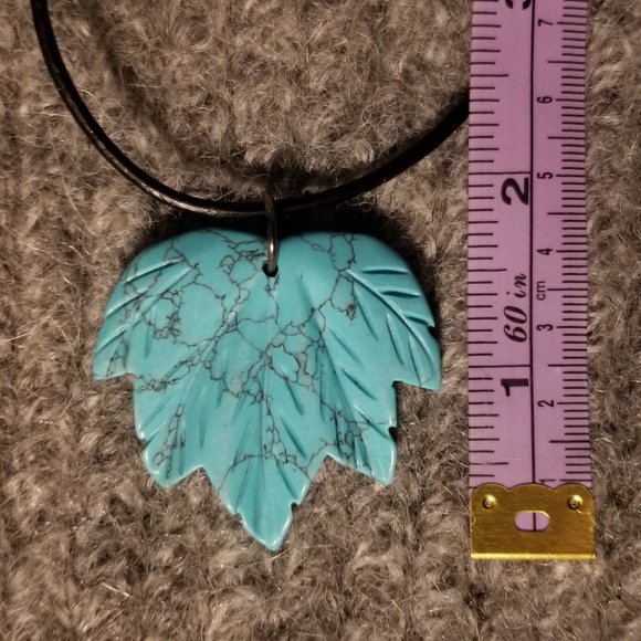 Turquoisite gemstone leaf pendant, NWOT, on black cord, artisan, unisex - Picture 6 of 6